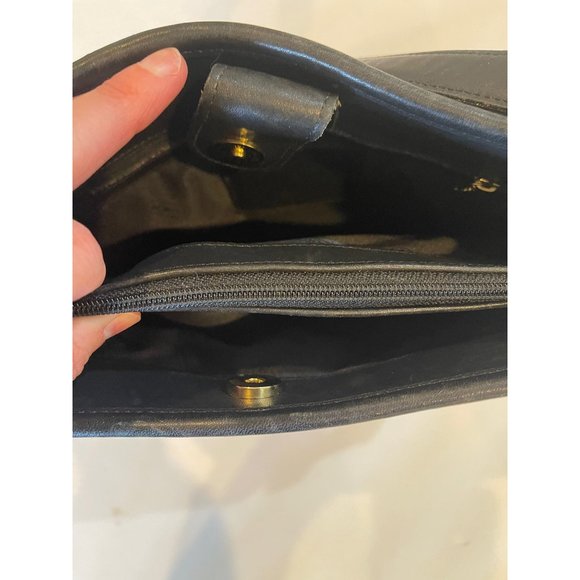 Coach Black Leather Classic Crossbody Messenger Bag With Adjustable Strap - Picture 8 of 15